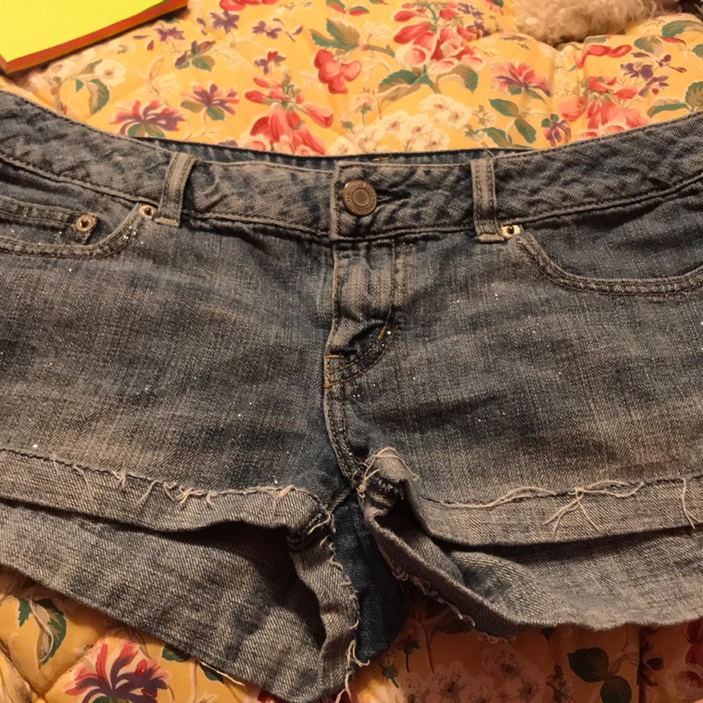 Size 8 american eagle shorts